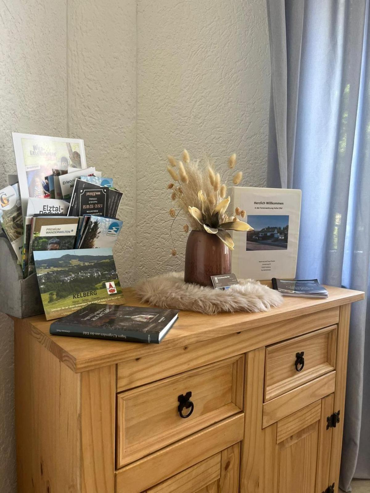 Fewo Hoheeifel, 1 Haus Mit 2 Apartments 5 Schlafzimmer In Kelberg Naehe Nuerburgring Eksteriør billede